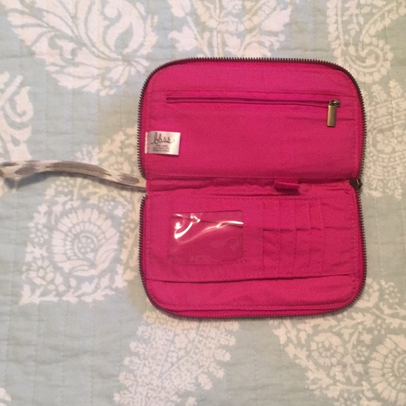 Adorable wristlet - Picture 2 of 2